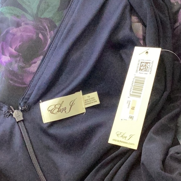 Eliza J
Sleeveless Surplice Neck Mixed Media Gown - Picture 12 of 13